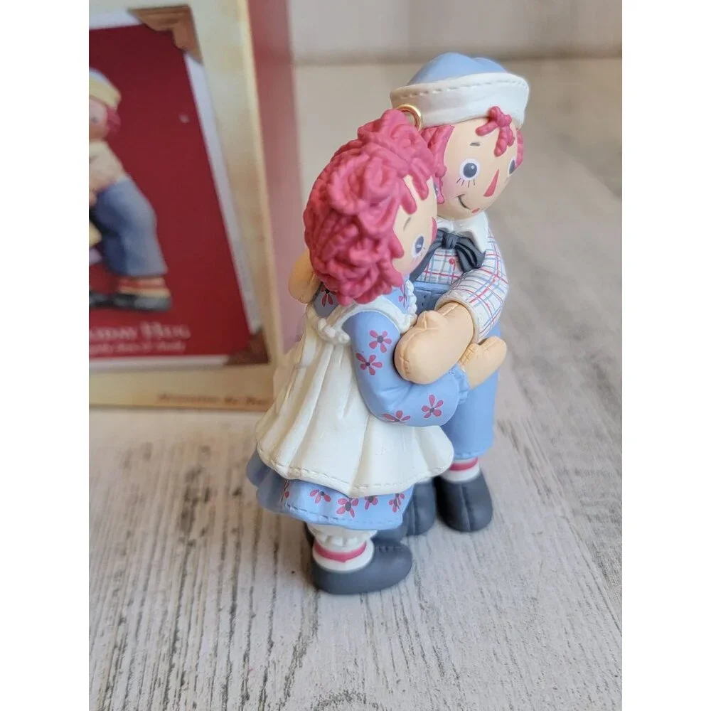 Hallmark holiday hug raggedy and‎ Andy ornament Xmas